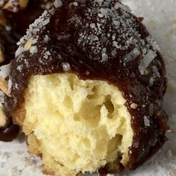 Duck Donuts - Check out that fluffy soft texture!
