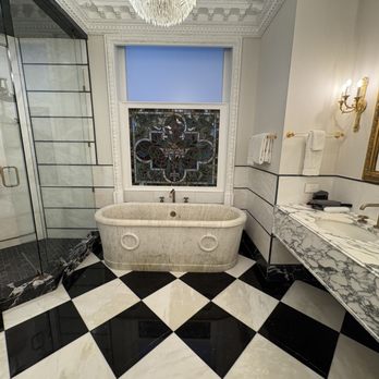 Le Pavillon Hotel - Huge bathroom. - Hotels Near Me - New Orleans, Louisiana Le Pavillon Hotel - Huge bathroom. - Hotels Near Me - New Orleans, Louisiana