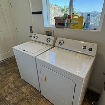 South Cal Professional Cleaning - The laundry area after they cleaned it. - Home Cleaning Near Me South Cal Professional Cleaning - The laundry area after they cleaned it. - Home Cleaning Near Me