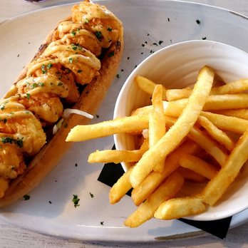 Holiday Inn Resort - Shrimp Po Boy @ Wicked Tuna - Hotels Near Me - Surfside Beach, South Carolina Holiday Inn Resort - Shrimp Po Boy @ Wicked Tuna - Hotels Near Me - Surfside Beach, South Carolina