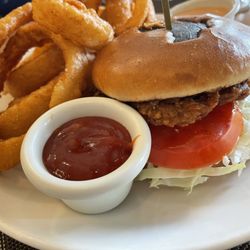 Oakridge Country Club - Spicy chicken sandwich