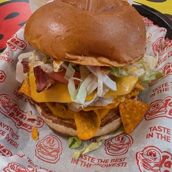 Taystee's Burgers - Ali's Notch-Yo cheese burger. Yummy and big.Has a bit of heat to it too. - Burgers Near Me - Ann Arbor, Michigan Taystee's Burgers - Ali's Notch-Yo cheese burger. Yummy and big.Has a bit of heat to it too. - Burgers Near Me - Ann Arbor, Michigan