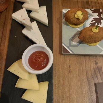 Sensi - Cheese plate and vegan chicken croquettes - Tapas/Small Plates Near Me - Barcelona, B Sensi - Cheese plate and vegan chicken croquettes - Tapas/Small Plates Near Me - Barcelona, B