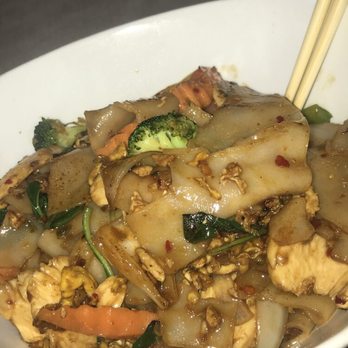 Thai Lotus Kitchen - Drunken noodles - Thai Near Me - Dallas, Texas Thai Lotus Kitchen - Drunken noodles - Thai Near Me - Dallas, Texas