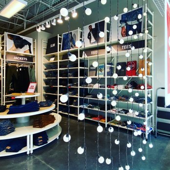 Lucky Brand - Women's Clothing Near Me - Lutz, Florida Lucky Brand - Women's Clothing Near Me - Lutz, Florida