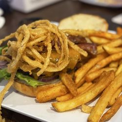 Eddie's Bar & Grill - Stockyard Burger