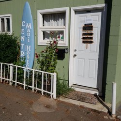 Central Maui Hostel - The office..
