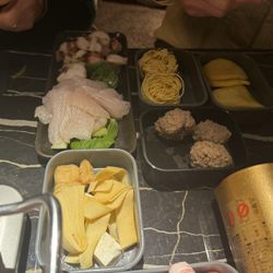 Chois Hotpot & Lounge