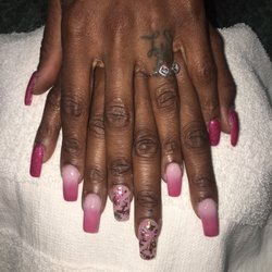 T Nails - Helen does the best nails