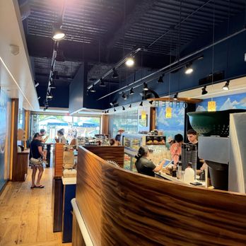 Kai Coffee - Look towards the street - Creperies Near Me - Honolulu, Hawaii