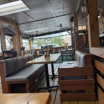Huskey’s Kitchen - Restaurant seating - Breakfast & Brunch Near Me - Decatur, Georgia