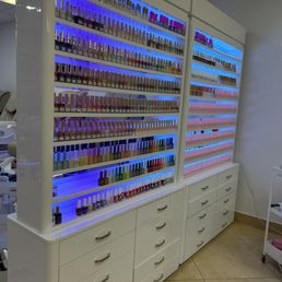 Nail polishes Nail polishes