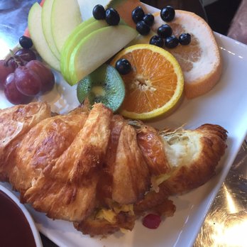 Le fournil Bakery - Breakfast croissant with fruit - Bakeries Near Me - Canmore, Alberta Le fournil Bakery - Breakfast croissant with fruit - Bakeries Near Me - Canmore, Alberta