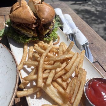 Pelican Brewing - Cannon Beach - Pineapple burger - Burgers Near Me - Cannon Beach, Oregon Pelican Brewing - Cannon Beach - Pineapple burger - Burgers Near Me - Cannon Beach, Oregon