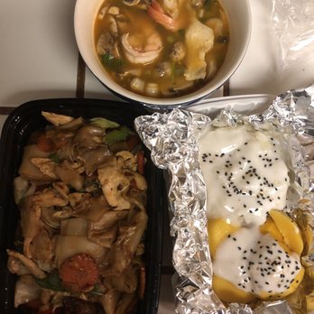 11th Tiger - Take out! Tom Kha Chicken & Prawns Soup, Drunken Noodle with Chicken & Mango Sticky Rice! The BEST Thai food Iv ever had! - Thai Near Me - Danville, California