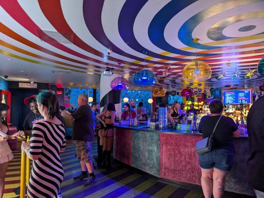 Wonder Bar by null