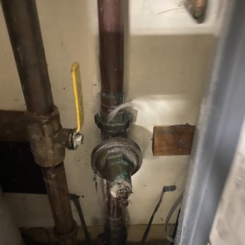 Earl's Plumbing - Pipe leaking and flooding our laundry room. - Plumbing Near Me - Redding, California