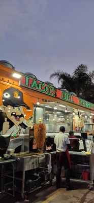 Leo's Tacos Truck by null