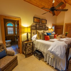 The Lodge at River Run - Cascades Bed & Bath