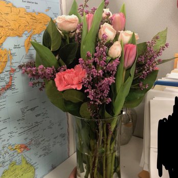 Superior Florist - "Premium" (standard) bouquet that arrived from the local florist. - Florists Near Me - New York, New York Superior Florist - "Premium" (standard) bouquet that arrived from the local florist. - Florists Near Me - New York, New York