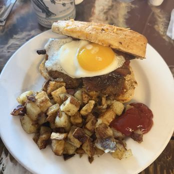 Bluegrass Grill - Wakin Bacon Sammy - Southern Near Me - Chattanooga, Tennessee Bluegrass Grill - Wakin Bacon Sammy - Southern Near Me - Chattanooga, Tennessee