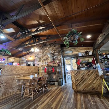 The Log Cabin - Inside - American Near Me - Hurricane Mills, Tennessee The Log Cabin - Inside - American Near Me - Hurricane Mills, Tennessee