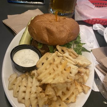 Pluckers Wing Bar - Pasadena - Buffalo Chicken sandwich - Chicken Wings Near Me - Pasadena, Texas