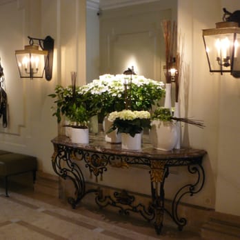 Hôtel Lancaster - Our room had daily fresh flowers & nightly mignardises. Even in the hallways, the fresh flowers added to the hotel's charm - Hotels Near Me - Paris, 75 Hôtel Lancaster - Our room had daily fresh flowers & nightly mignardises. Even in the hallways, the fresh flowers added to the hotel's charm - Hotels Near Me - Paris, 75