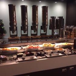Holiday Inn Melbourne Airport - Fresh fruit buffet - breakfast