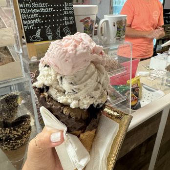 Cone Heads Ice Cream - Strawberries and cream, banana crunch, Kahlua coffee - Ice Cream & Frozen Yogurt Near Me - St. Augustine, Florida