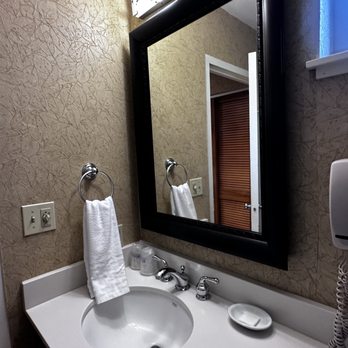 Best Western Plus Black Oak - Hotels Near Me - Paso Robles, California Best Western Plus Black Oak - Hotels Near Me - Paso Robles, California