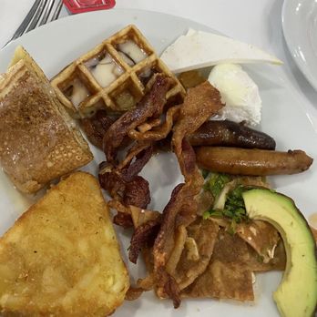 Hotel Riu Cancun - Breakfast crepes are my fav with cajeta - Hotels Near Me - Cancún, ROO