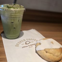 Broken Cream Matcha Latte and Earl Grey Lemon Cookie Broken Cream Matcha Latte and Earl Grey Lemon Cookie