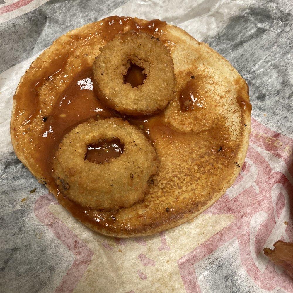 Carl's Jr - Pitiful onion rings - Fast Food Near Me - Riverside, California