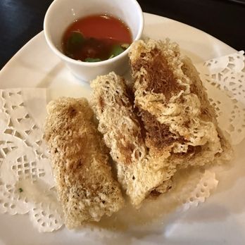 Daikon Vegan Sushi - Windmill - Crispy spring roll $5.50. Yummy! Reheating it makes it turn darker brown. Not as appetizing. - Vegan Near Me - Las Vegas, Nevada