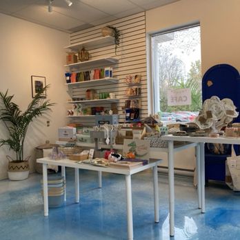 Maison Majorelle - Leur petit coin boutique. Je vous gage de ne pas vous laisser tenter! - Coffee & Tea Near Me - Rosemère, Quebec Maison Majorelle - Leur petit coin boutique. Je vous gage de ne pas vous laisser tenter! - Coffee & Tea Near Me - Rosemère, Quebec