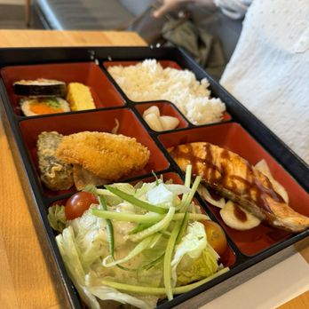 HanBop - Marinated Salmon Teriyaki bento box - Korean Near Me - Lake Forest, California HanBop - Marinated Salmon Teriyaki bento box - Korean Near Me - Lake Forest, California