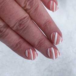 V Nails Studio - Dip, with strips: white, red and gold