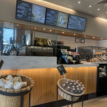 Starbucks - Coffee & Tea Near Me - Irving, Texas