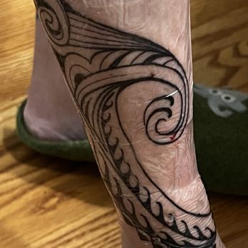 Prison Blues Tattoo Studio - Tribal waves - Tattoo Near Me - Reno, Nevada