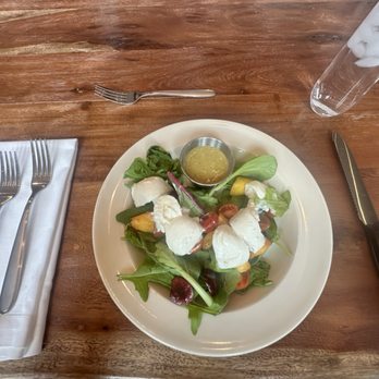 Mountain Top Catering - Peach, Roasted Tomato Caprese Salad with herb Vinaigrette - Caterers Near Me - Telluride, Colorado Mountain Top Catering - Peach, Roasted Tomato Caprese Salad with herb Vinaigrette - Caterers Near Me - Telluride, Colorado