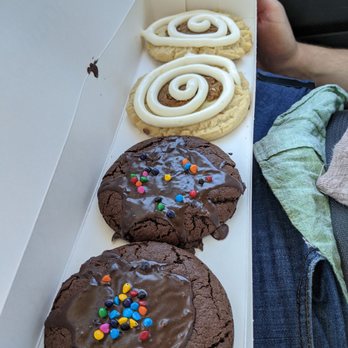 Crumbl - Morrisville - Cosmic brownie and cinnamon swirl - Bakeries Near Me - Morrisville, North Carolina Crumbl - Morrisville - Cosmic brownie and cinnamon swirl - Bakeries Near Me - Morrisville, North Carolina