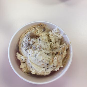 Baskin-Robbins - Snickers ice cream - Ice Cream & Frozen Yogurt Near Me - Pico Rivera, California