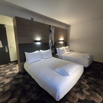 Aloft by Marriott Austin Airport - Sleeping area - Hotels Near Me - Austin, Texas Aloft by Marriott Austin Airport - Sleeping area - Hotels Near Me - Austin, Texas