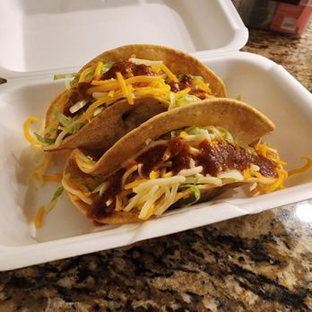 Los Victors Mexican Food - Chicken hard shell tacos  10 out of 10 - Mexican Near Me - Clovis, New Mexico