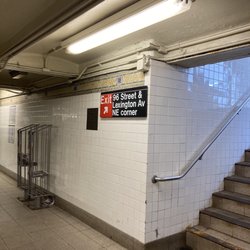 MTA - E. 96 St Subway 6 Train - Commute is done for today. Heading up the stairs home! 04/03/23