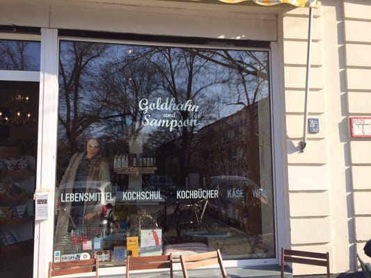 Goldhahn und Sampson Prenzlauer Berg by null