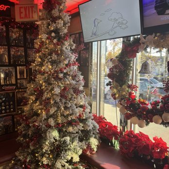 Embassy Diner - Diners Near Me - Bethpage, New York