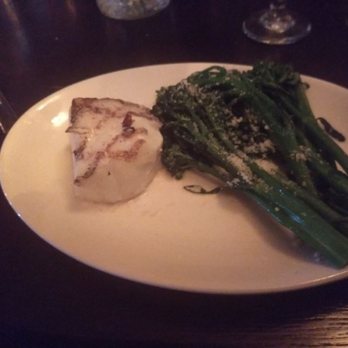 Cafe Calamari - CHILEAN SEABASS AND FRESH BROCCOLI - Italian Near Me - Williams Bay, Wisconsin Cafe Calamari - CHILEAN SEABASS AND FRESH BROCCOLI - Italian Near Me - Williams Bay, Wisconsin