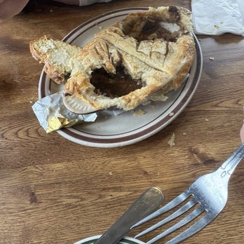 Nana's Irish Pub - Soda bread and beef pot pie - American Near Me - Newport, Oregon